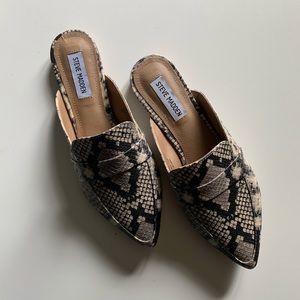 Steve Madden Flavor Mule in Natural Snake